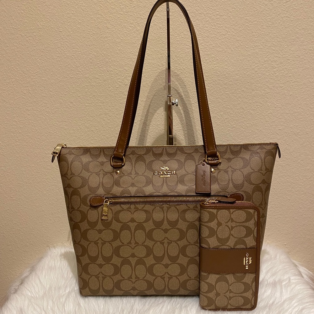 Coach purse and wallet set
